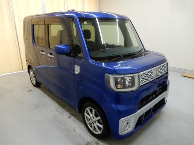 DAIHATSU WAKE 2014