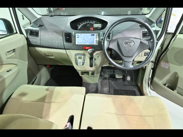 DAIHATSU MOVE 2011