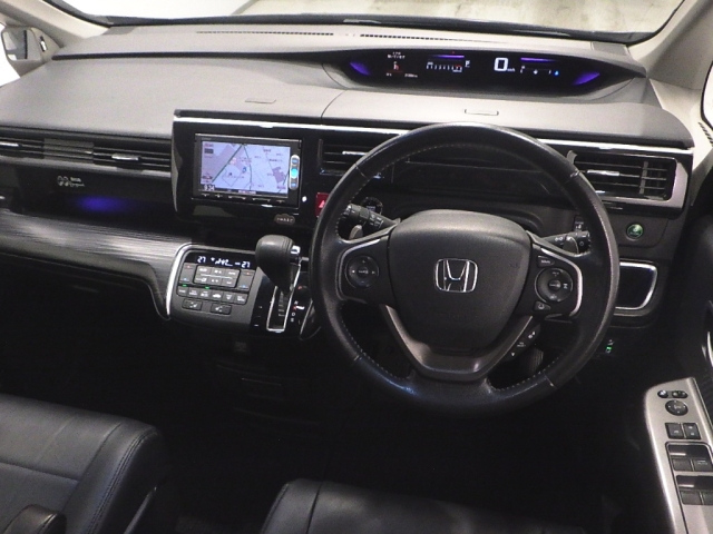 HONDA STEP WAGON 2015