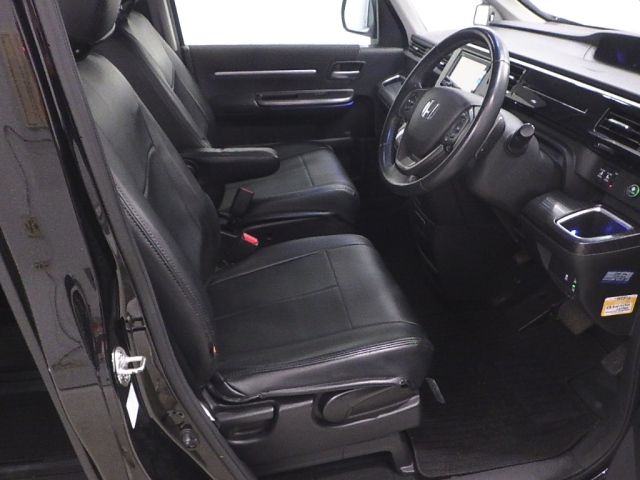 HONDA STEP WAGON 2015