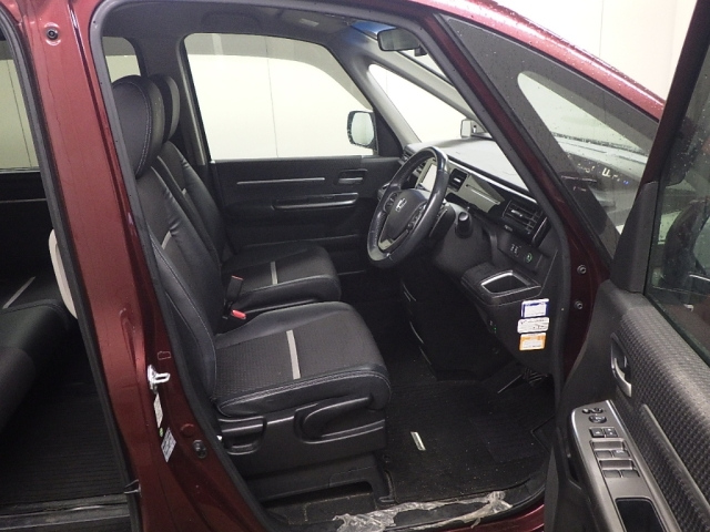 HONDA STEP WAGON 2016