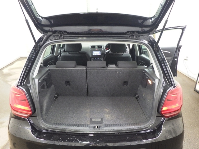 VOLKSWAGEN POLO 2015