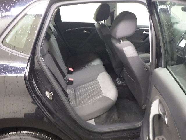 VOLKSWAGEN POLO 2015