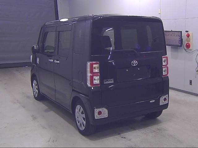 TOYOTA PIXIS MEGA 2020