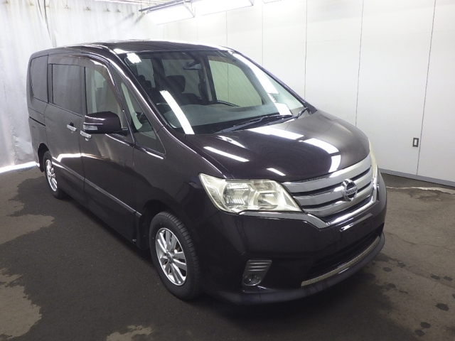 NISSAN SERENA 2011