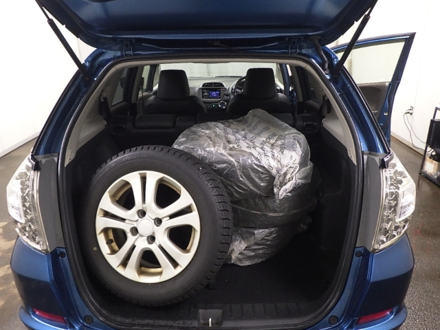 HONDA FIT SHUTTLE 2012