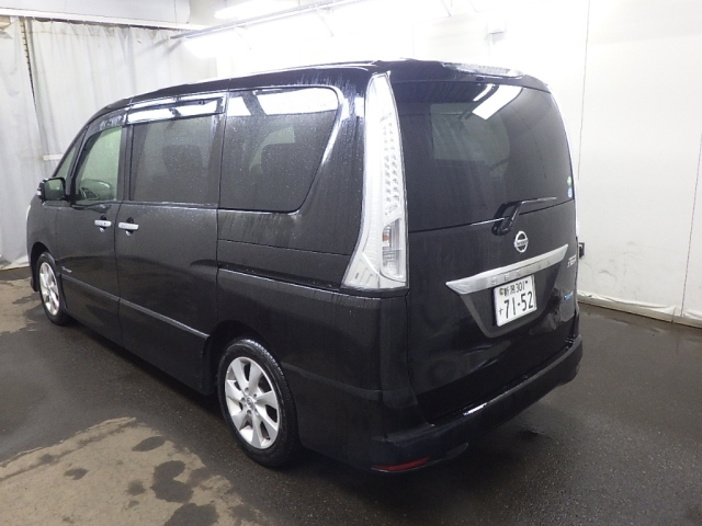 NISSAN SERENA 2013