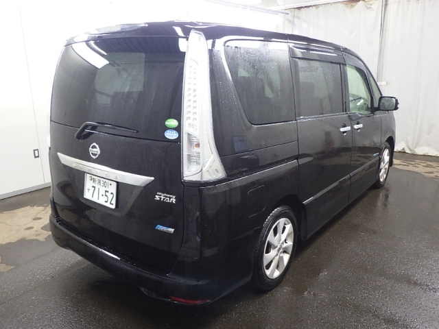 NISSAN SERENA 2013