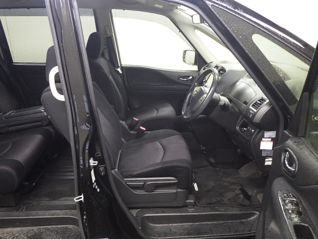 NISSAN SERENA 2013