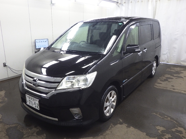 NISSAN SERENA 2013