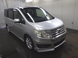 HONDA STEP WAGON 2013