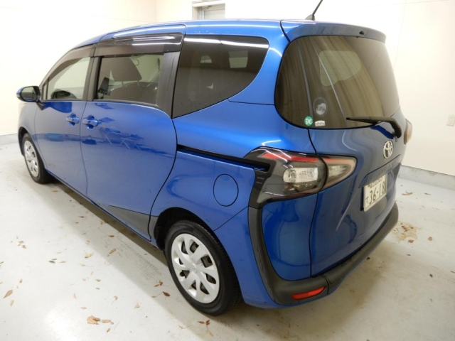TOYOTA SIENTA 2016
