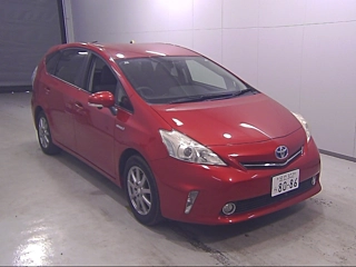 TOYOTA PRIUS ALPHA 2011