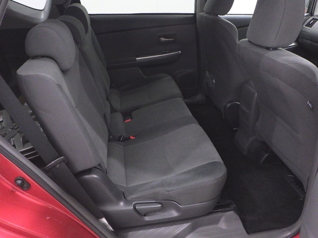 TOYOTA PRIUS ALPHA 2011