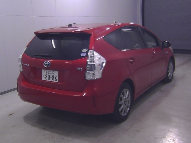 TOYOTA PRIUS ALPHA 2011