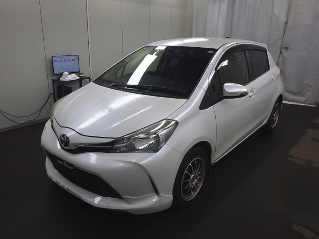 TOYOTA VITZ 2014