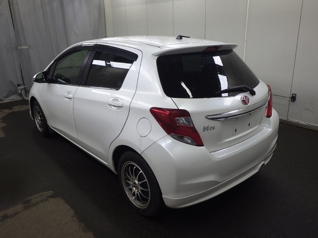 TOYOTA VITZ 2014