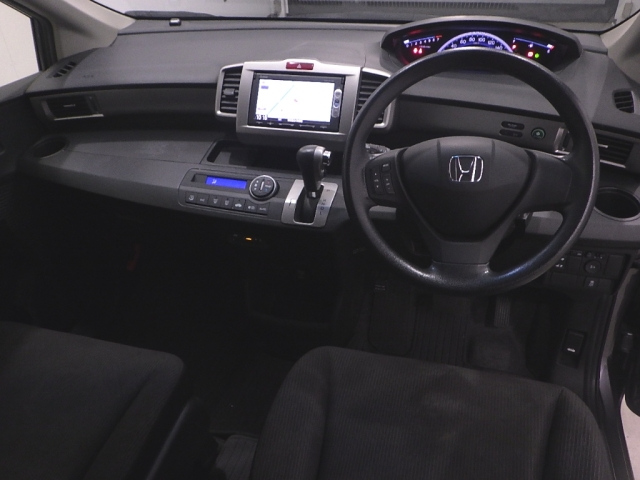 HONDA FREED 2015