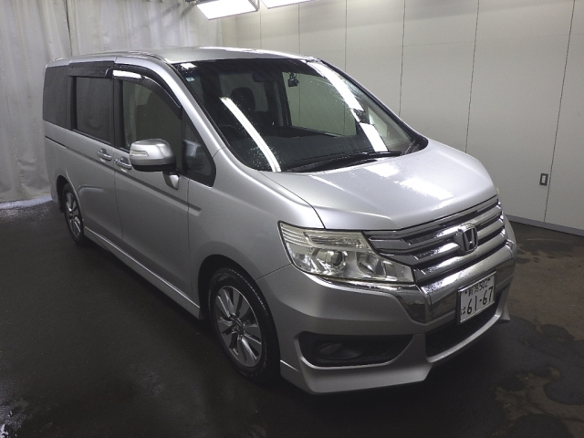 HONDA STEP WAGON 2013