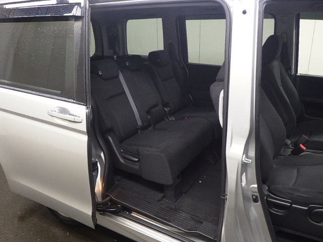 HONDA STEP WAGON 2013