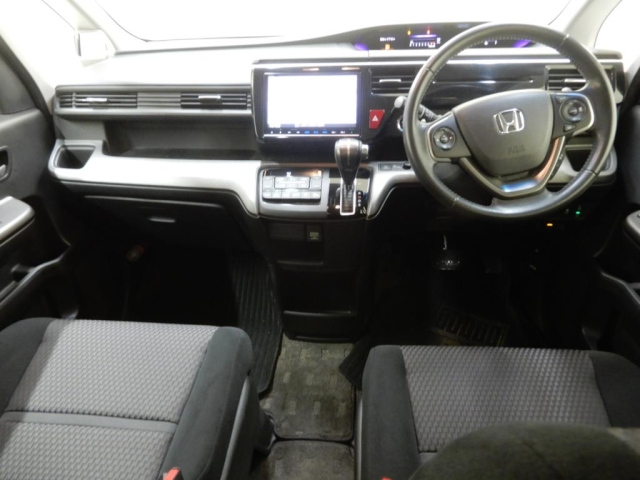 HONDA STEP WAGON 2017