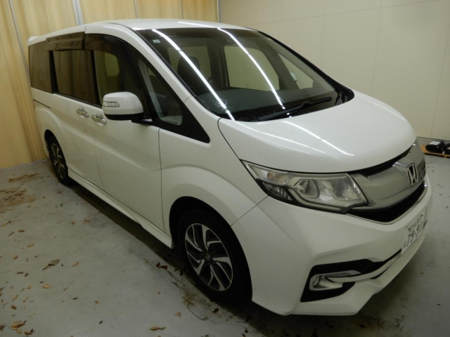 HONDA STEP WAGON 2017