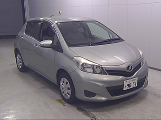 TOYOTA VITZ 2011