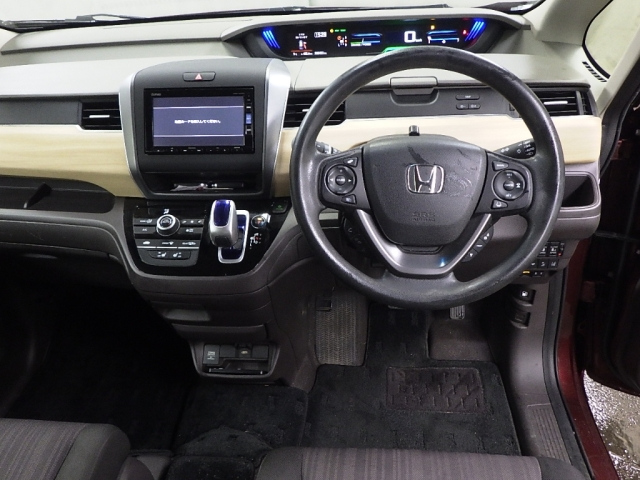 HONDA FREED 2016