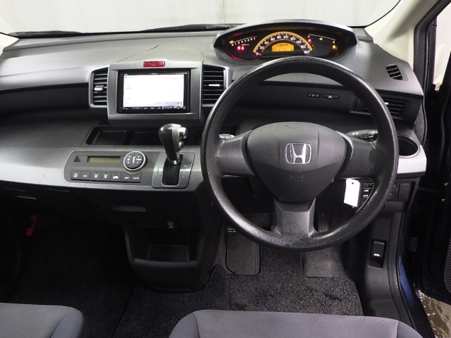 HONDA FREED 2009