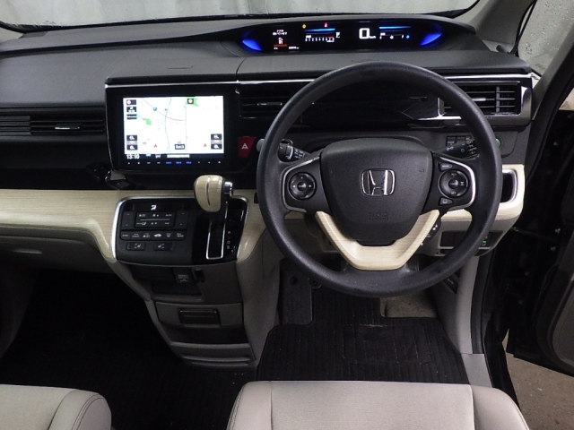 HONDA STEP WAGON 2015