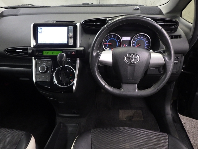 TOYOTA WISH 2012
