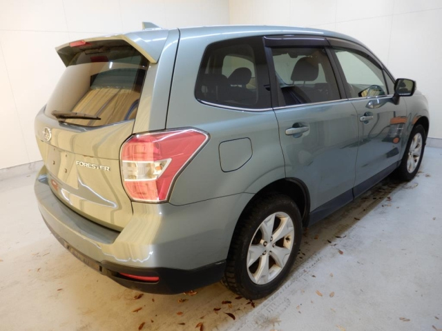 SUBARU FORESTER 2014