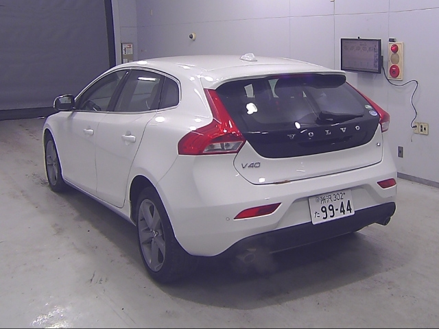 VOLVO V40 2013