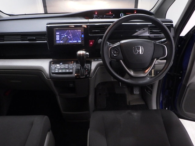 HONDA STEP WAGON 2016