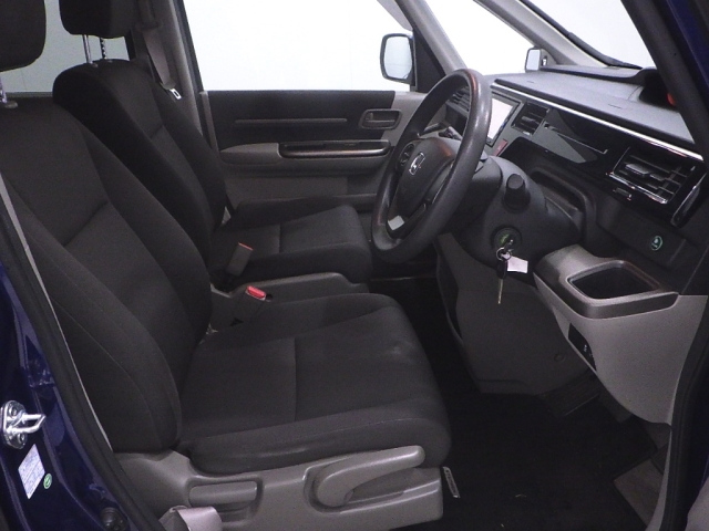 HONDA STEP WAGON 2016