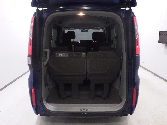 HONDA STEP WAGON 2016