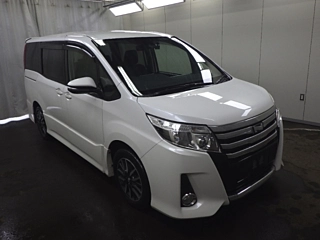TOYOTA NOAH 2016