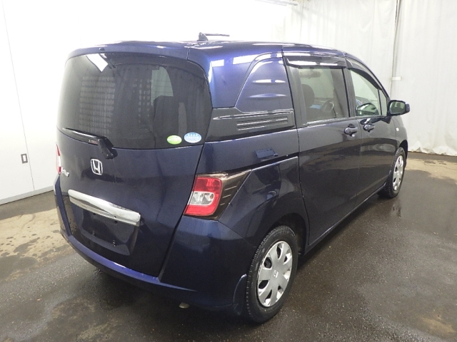 HONDA FREED 2010