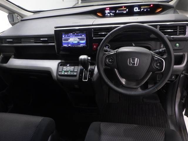 HONDA STEP WAGON 2015