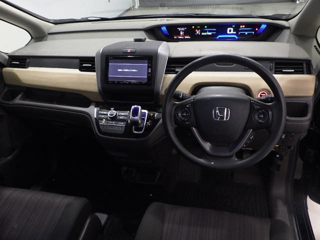 HONDA FREED 2016