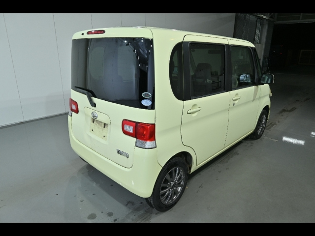 DAIHATSU TANTO 2010