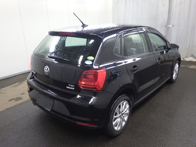 VOLKSWAGEN POLO 2015