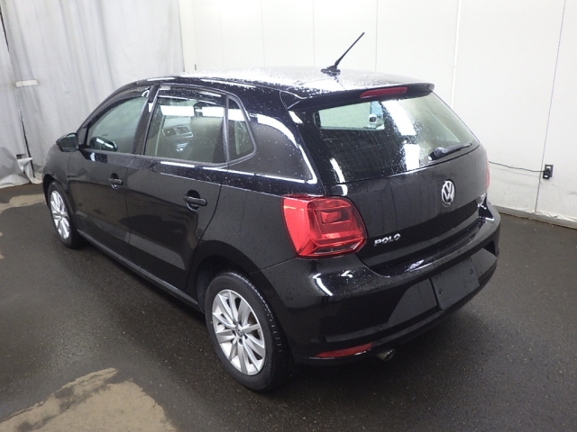 VOLKSWAGEN POLO 2015