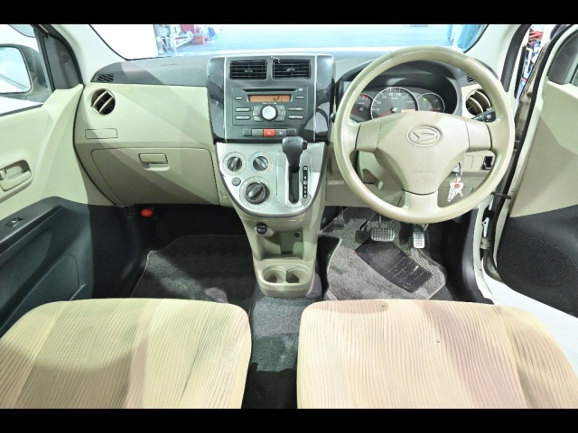DAIHATSU MIRA 2010