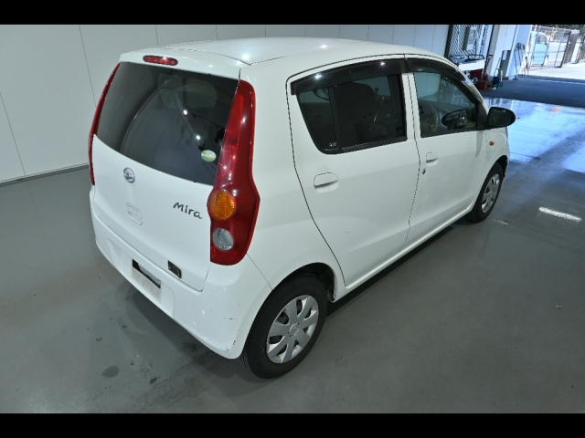 DAIHATSU MIRA 2010