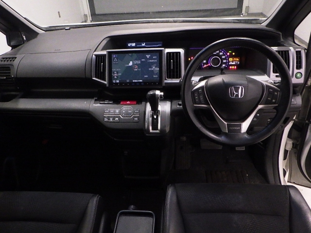 HONDA STEP WAGON 2014