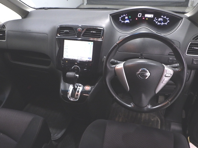 NISSAN SERENA 2013