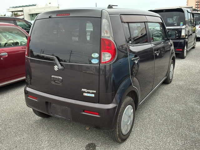 SUZUKI MRWAGON 2011