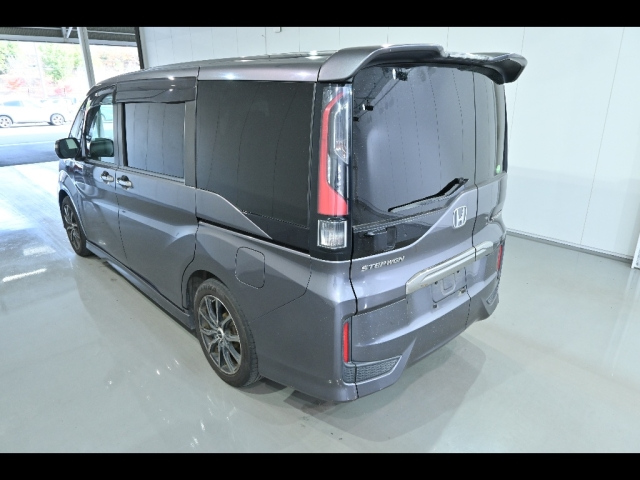 HONDA STEP WAGON 2015