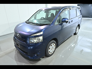 TOYOTA VOXY 2009
